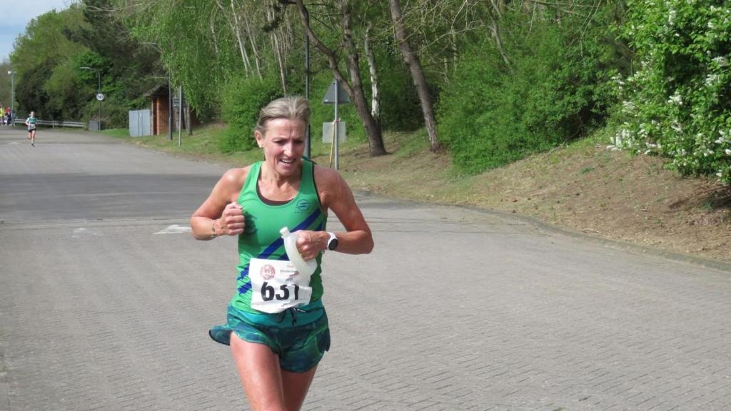 Carrie Hoskins — Keen Runner